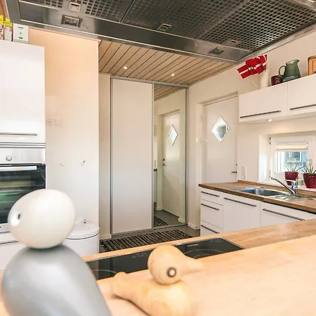 7 Person In Appartement